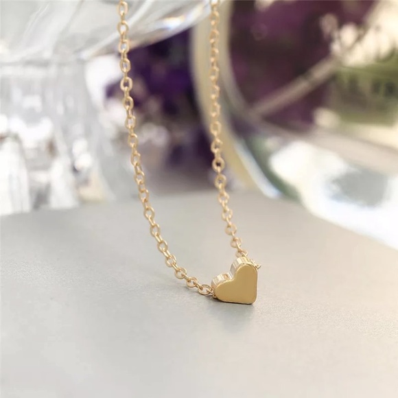 Minimalist Cute Mini Heart Simple Charm Necklace - Picture 8 of 10